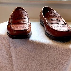 Men’s size 12 Bostonian brown leather loafers.